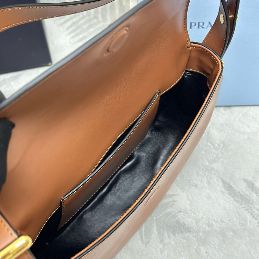 Prada Arque leather shoulder bag with flap - Top Club
