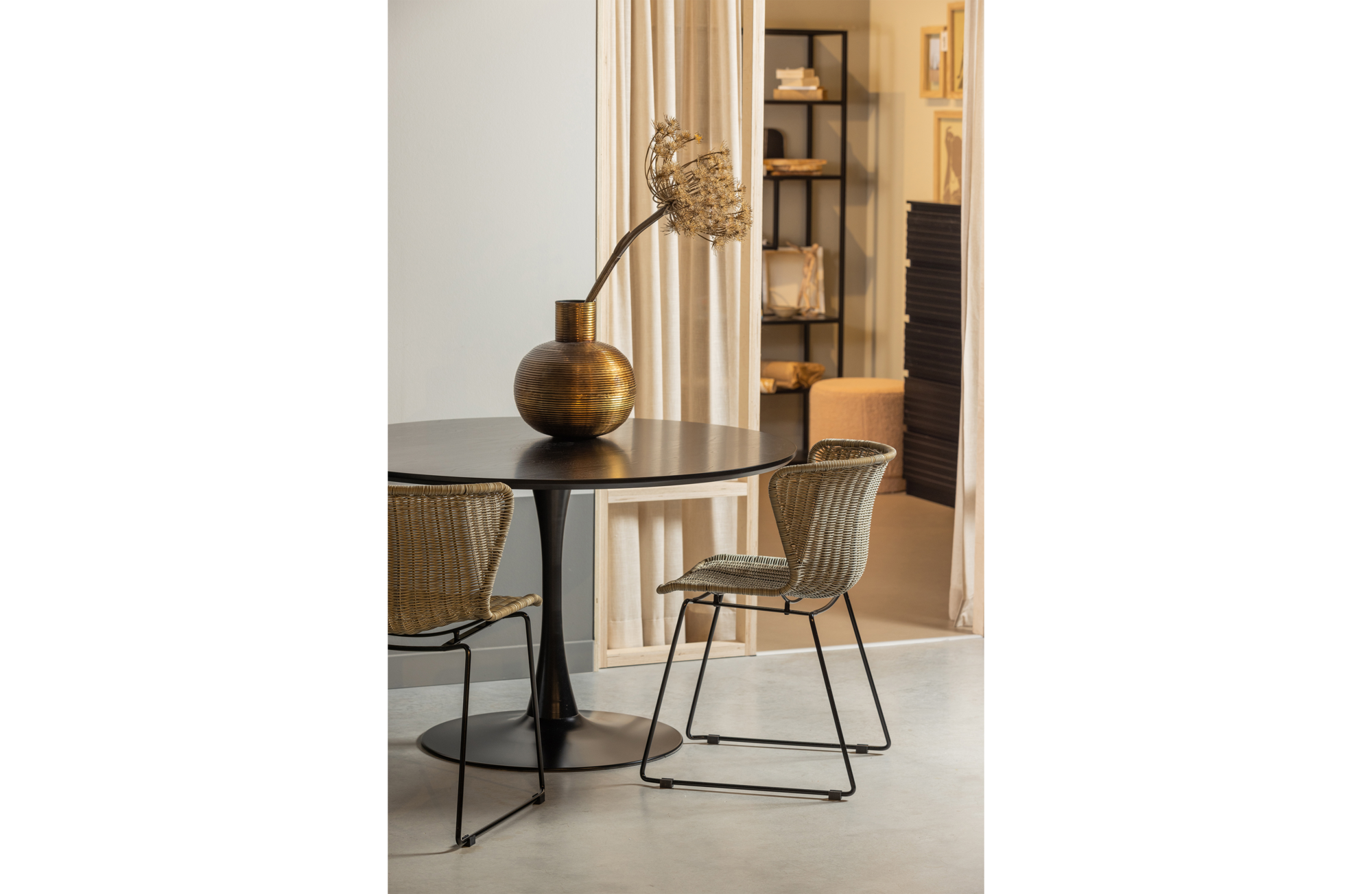 WOOOD Exclusive eettafel Sammy Ø120cm Eettafel Sammy Ø120cm - Zwart