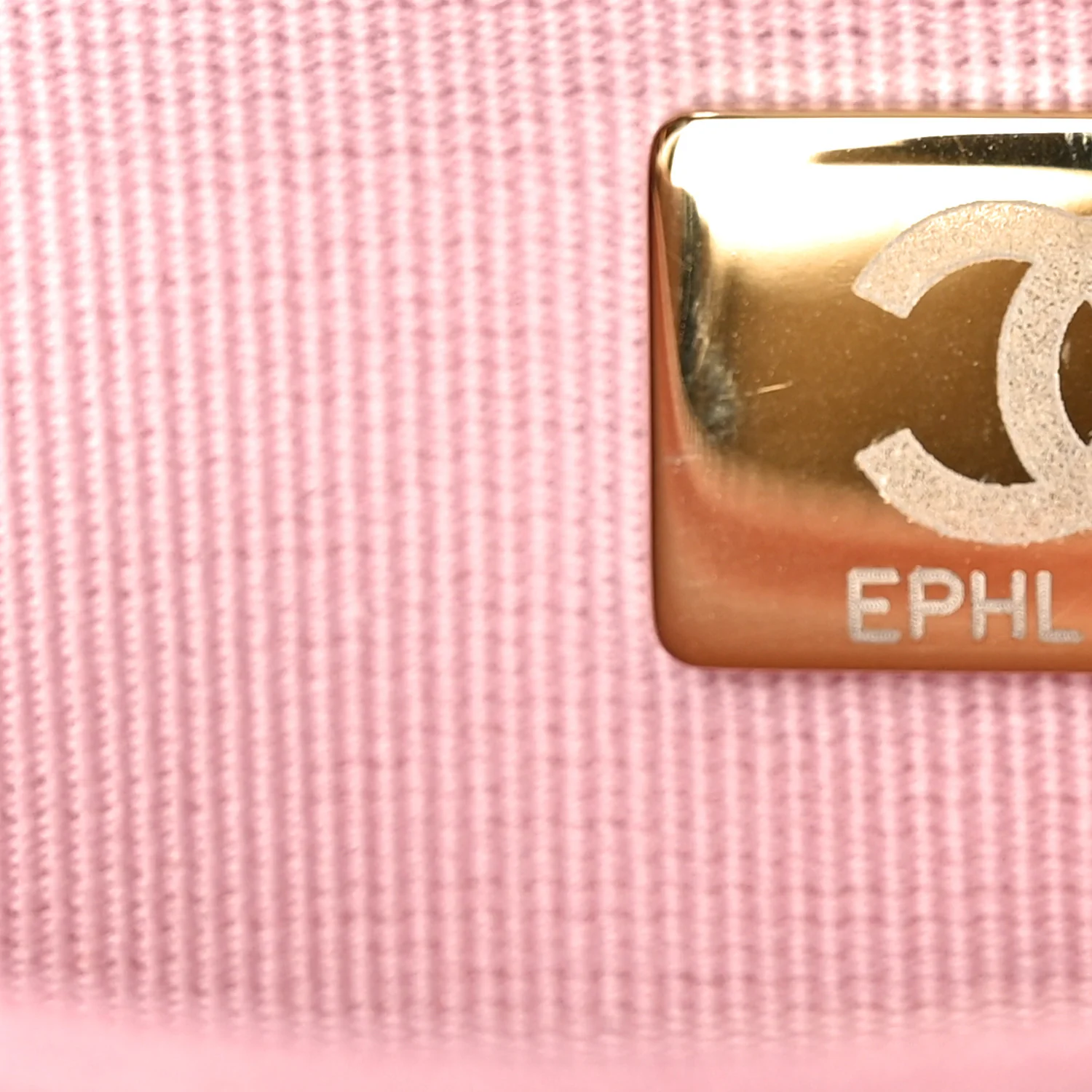 Caviar Quilted Textured CC Wallet on Chain WOC Light Pink - Top Club