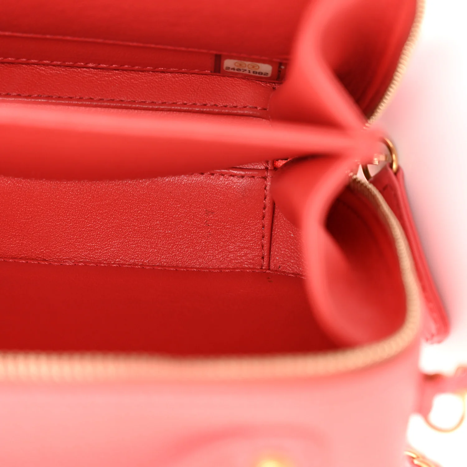 Caviar Quilted Small CC Filigree Vanity Case Coral - Top Club