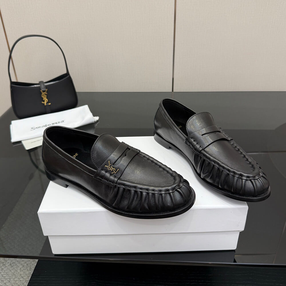 YSL LE LOAFER supple in shiny leather - Top Club