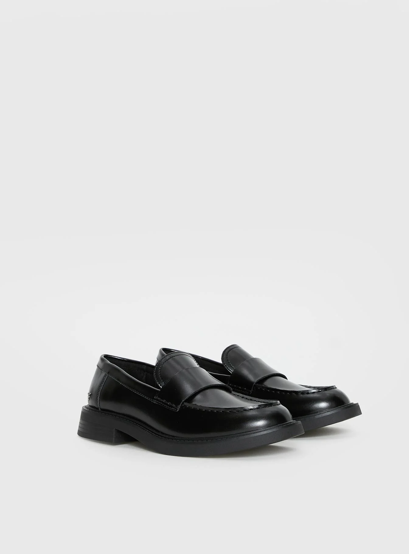 Windsor Smith Yearn Loafers Black