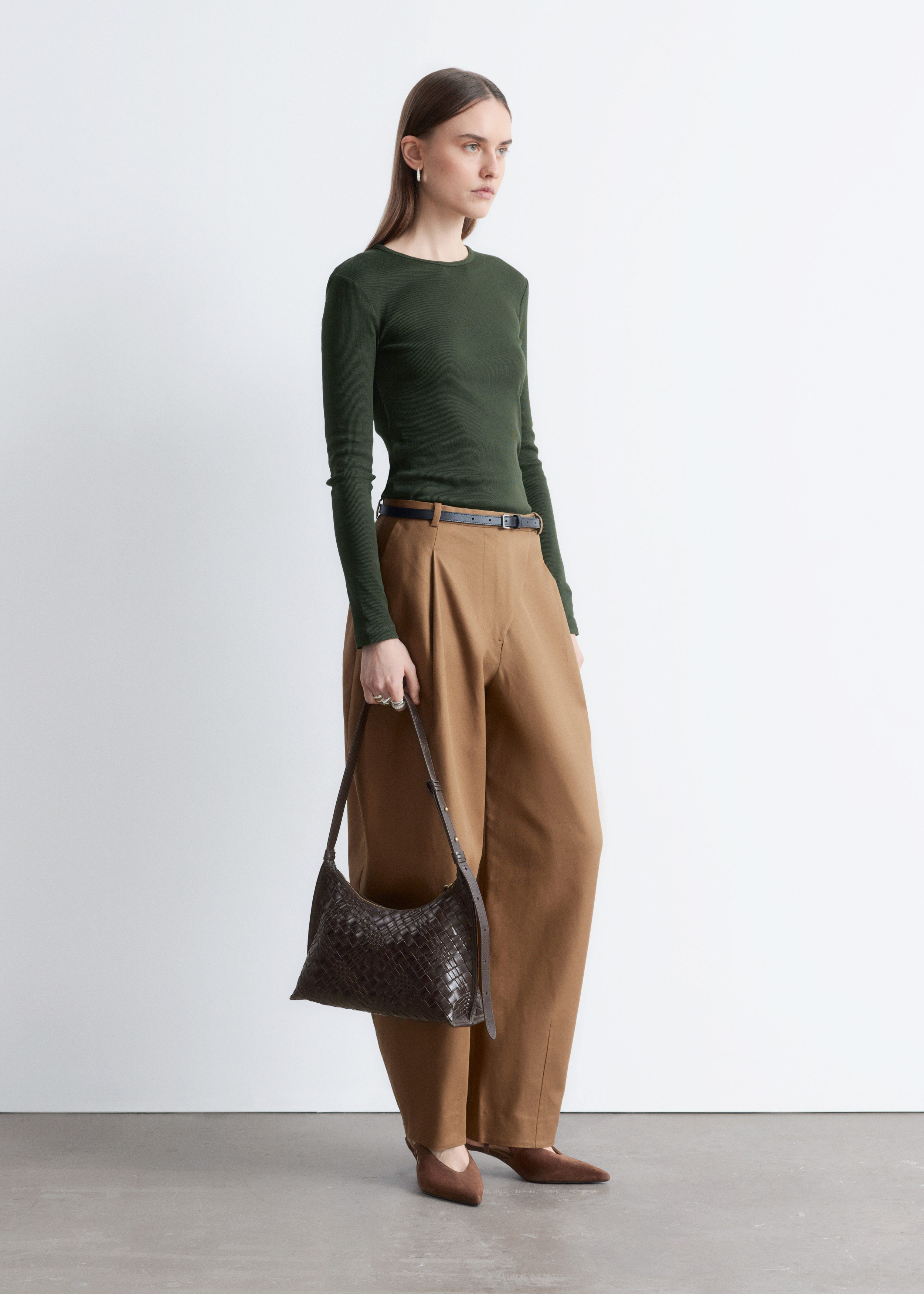 & Other Stories CLASSIC LEATHER SLINGBACK PUMPS