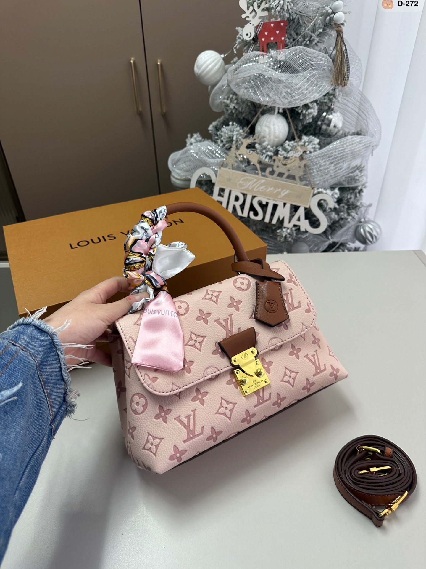 Louis madeleine bb bag size : 24*8*16 cm - Top Club