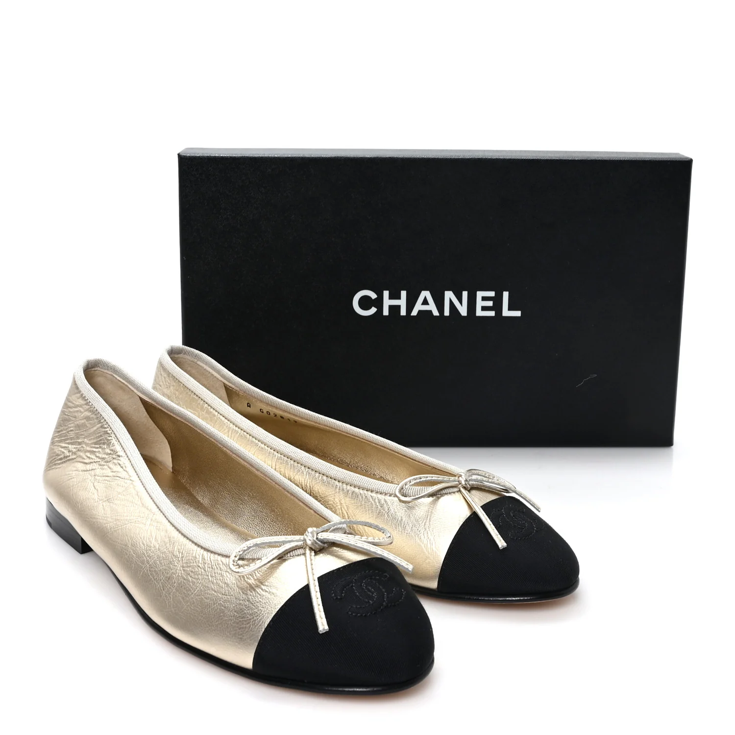 Metallic Laminated Lambskin Grosgrain CC Cap Toe Ballerina Flats 39 Light Gold Black - Top Club