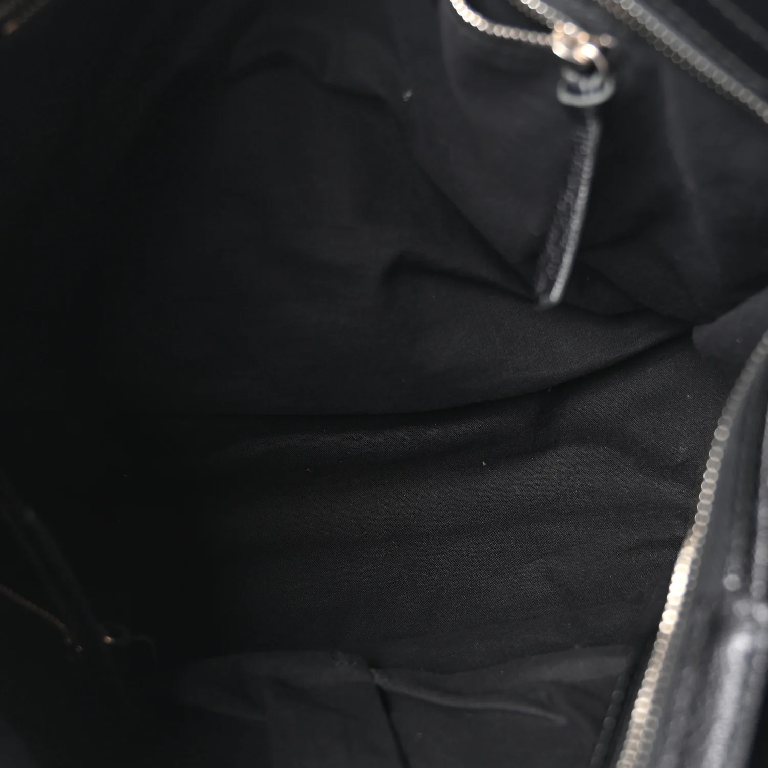 Chevre Silver Metallic Edge Hardware City Black - Top Club