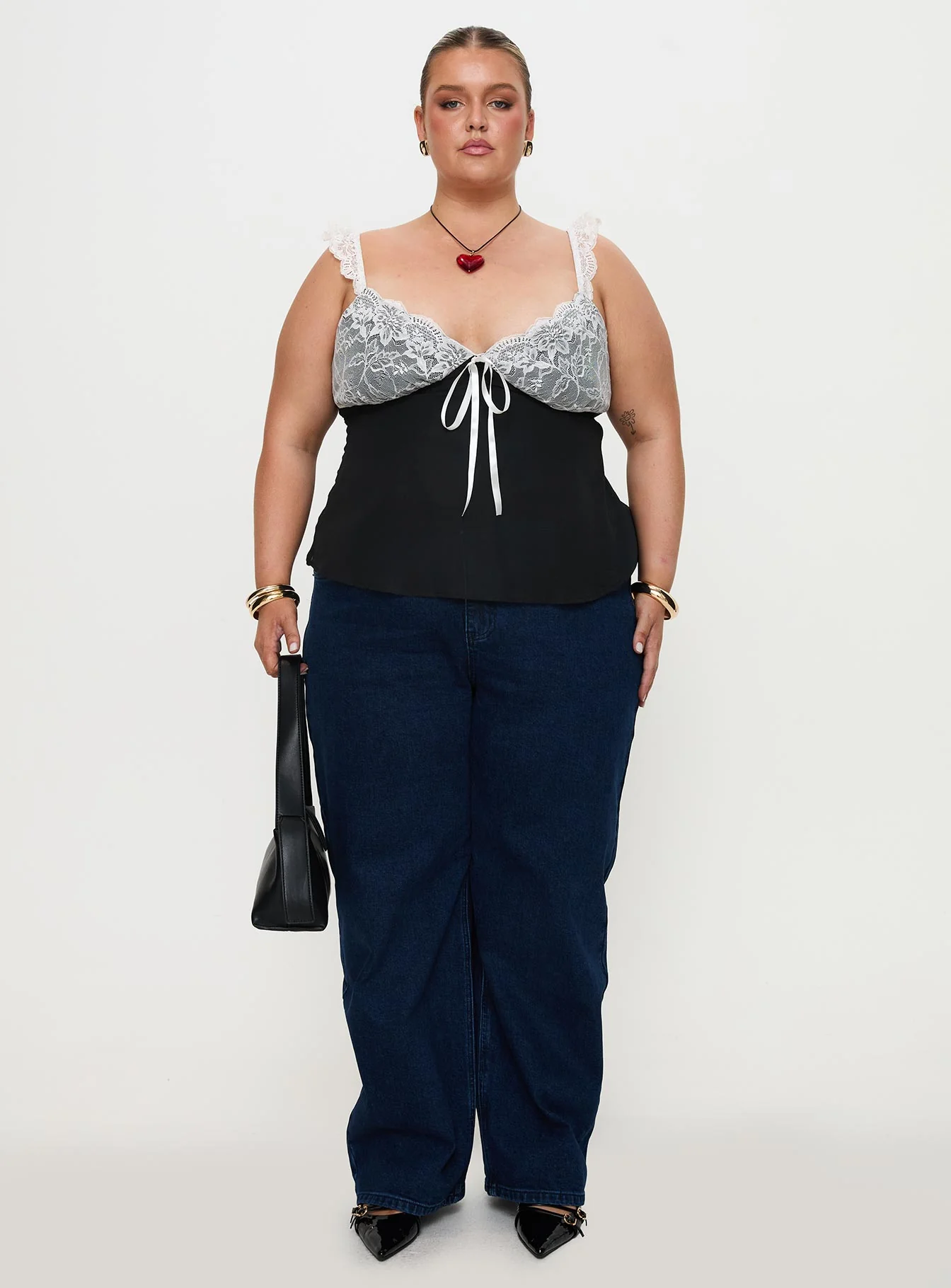 Delvonte Top Black Curve