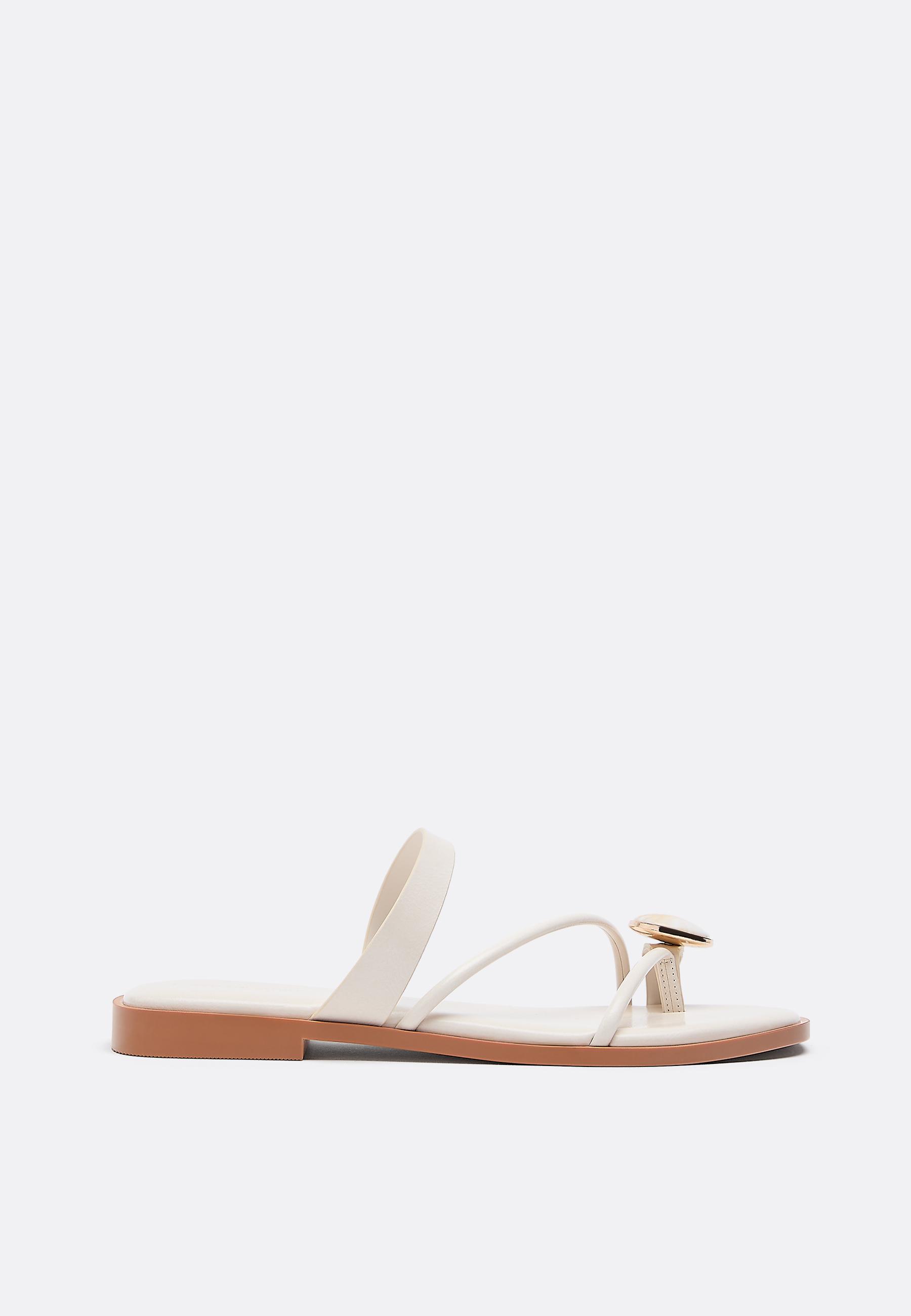 FLAT SANDALS WITH STONE DETAIL