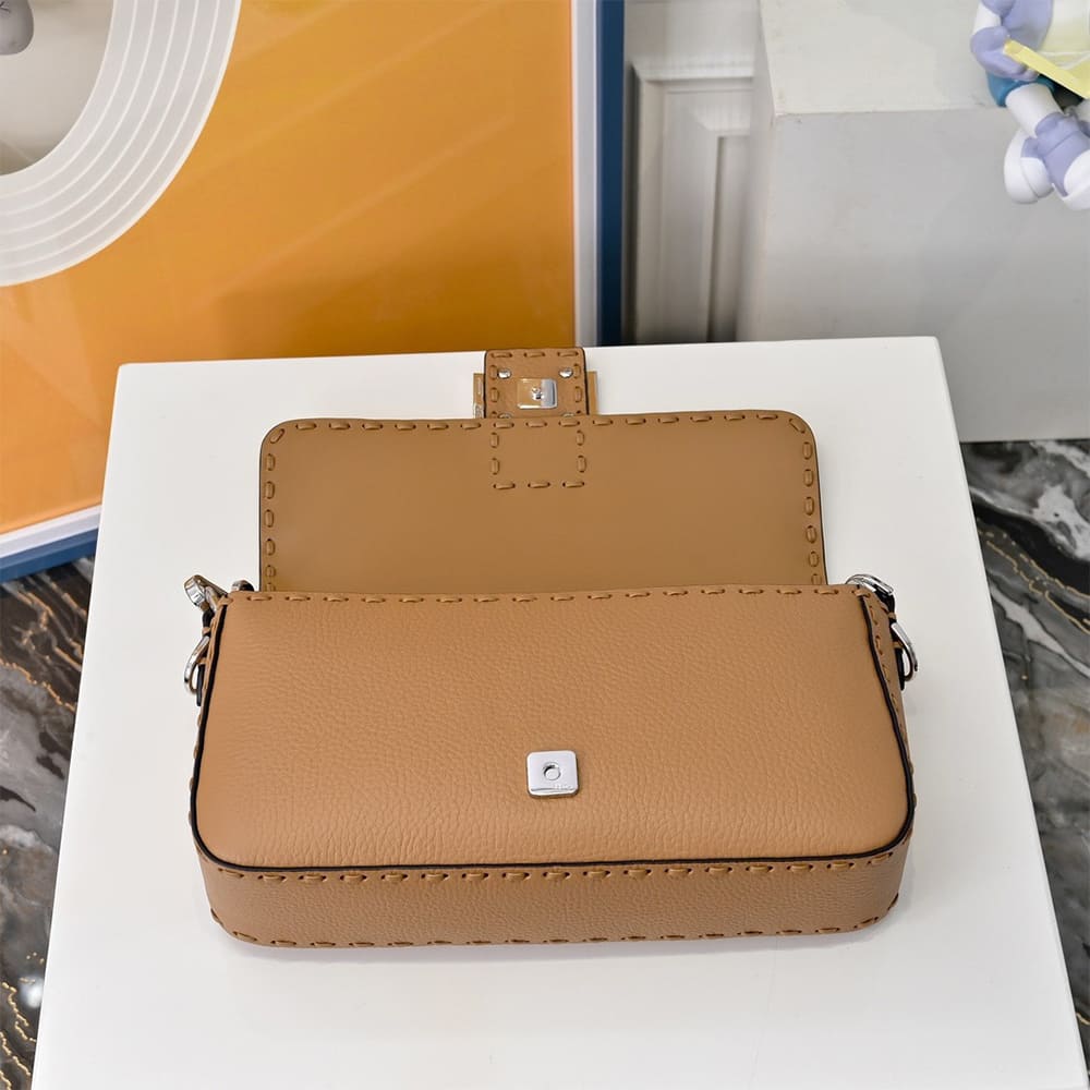 Fendi Baguette - Top Club