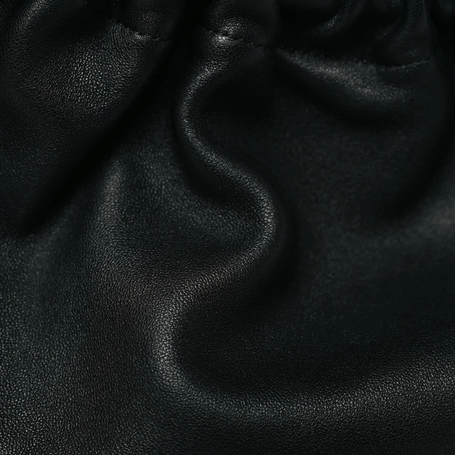 Nappa Small Squeeze Bag Black - Top Club