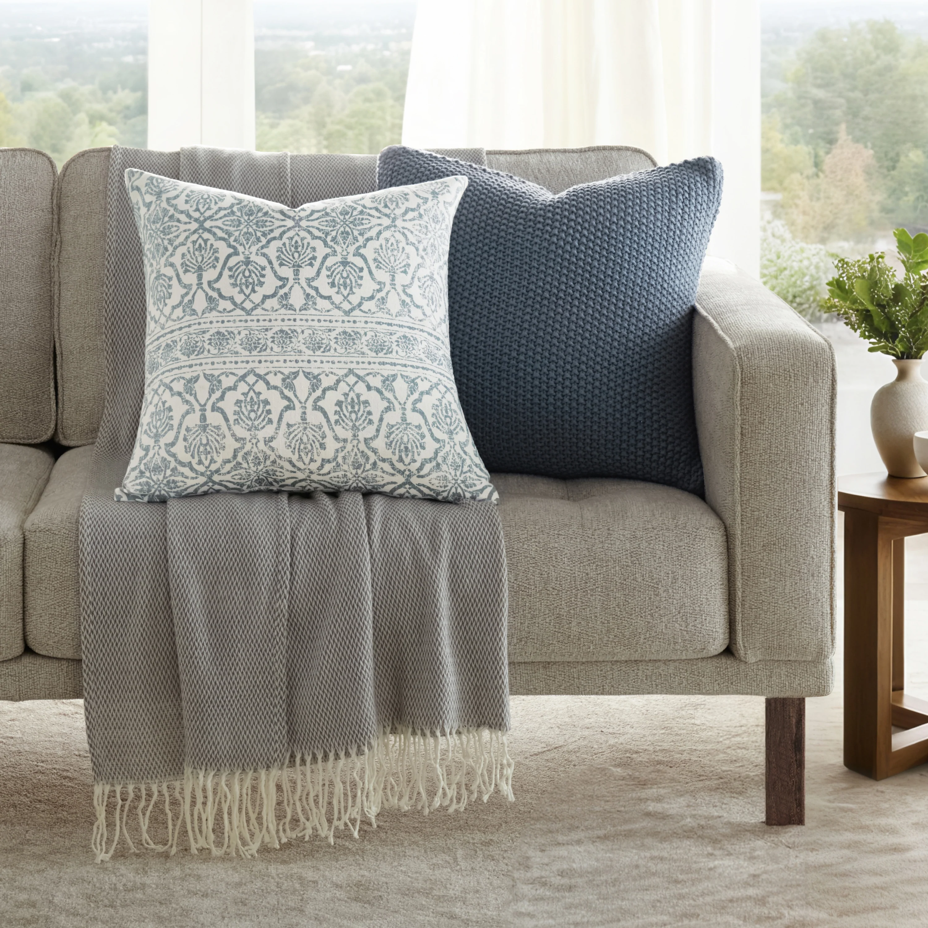 2-Pack Throw Pillows Seed Stitch Knit With Antique Floral