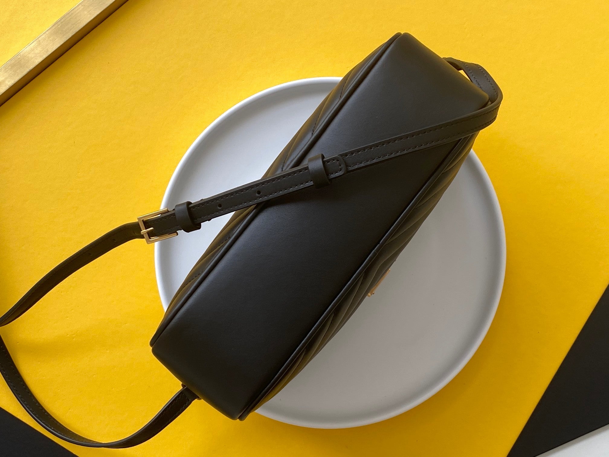 Y Lou Camera Bag In Quilted Leather - Top Club