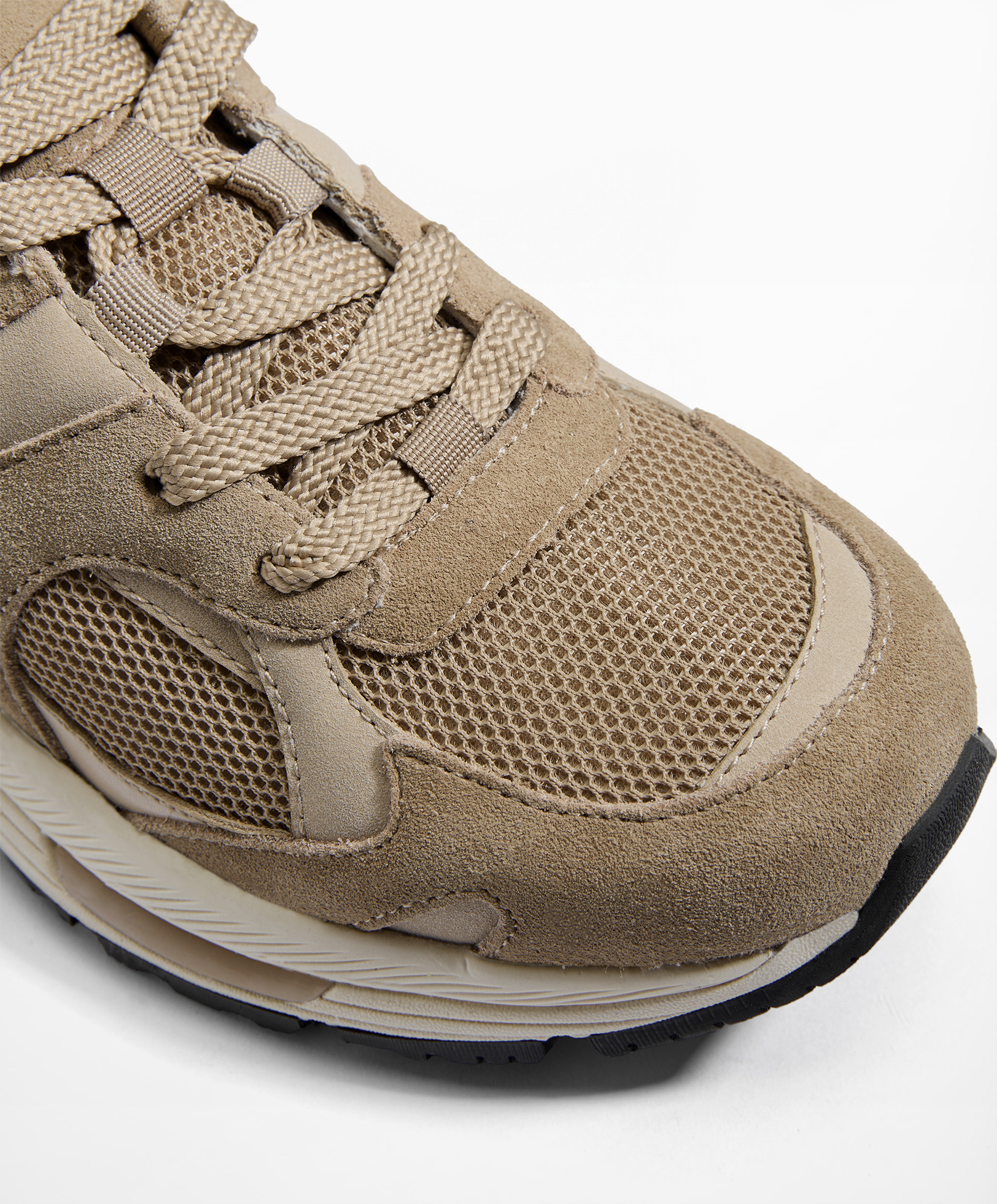 OYSHO Running shoes