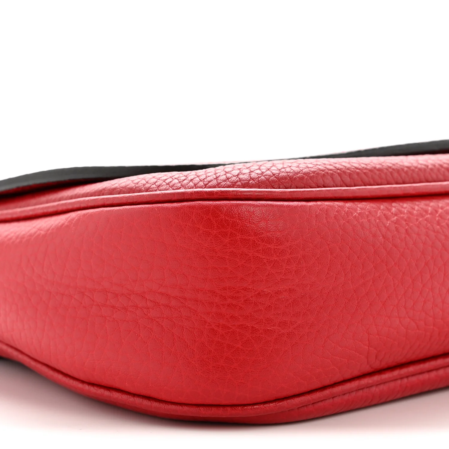 Pebbled Calfskin Medium Soho Flap Crossbody Tabasco Red - Top Club