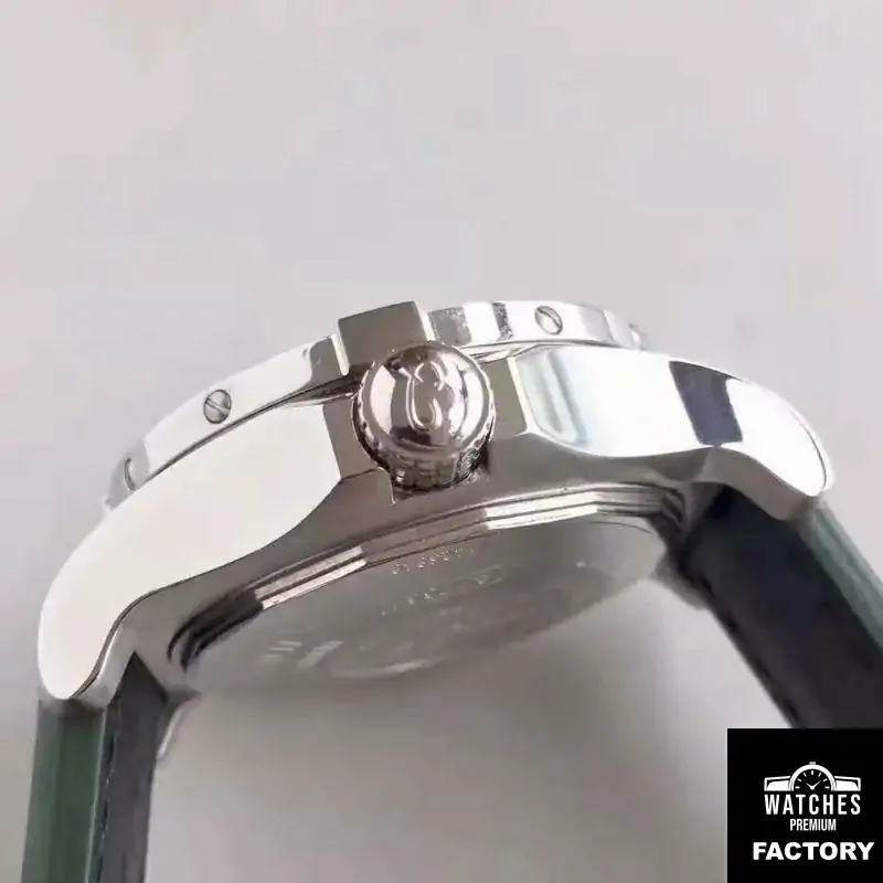 Breitling Avenger II Seawolf A1733110 / BC30 / 435X / A20BASA.1 Green Leather Strap GF Factory Black Dial