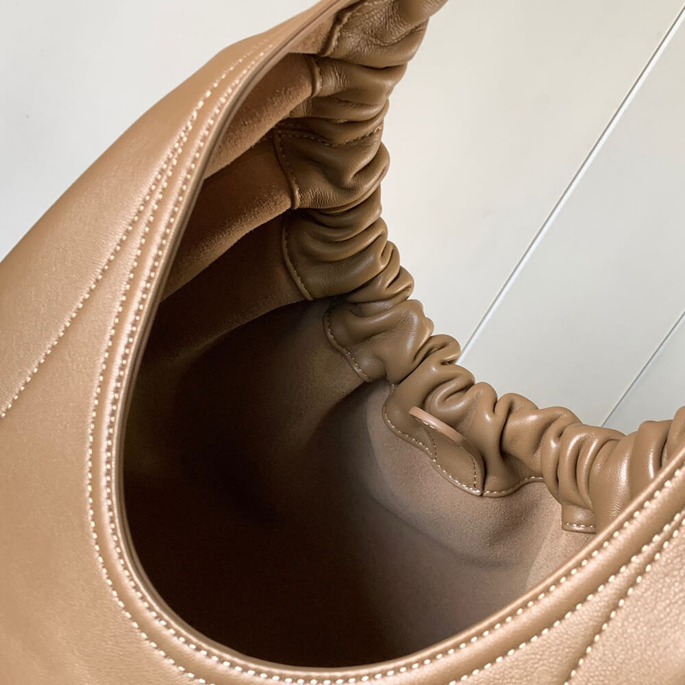 Loewe Medium Squeeze bag in nappa lambskin - Top Club