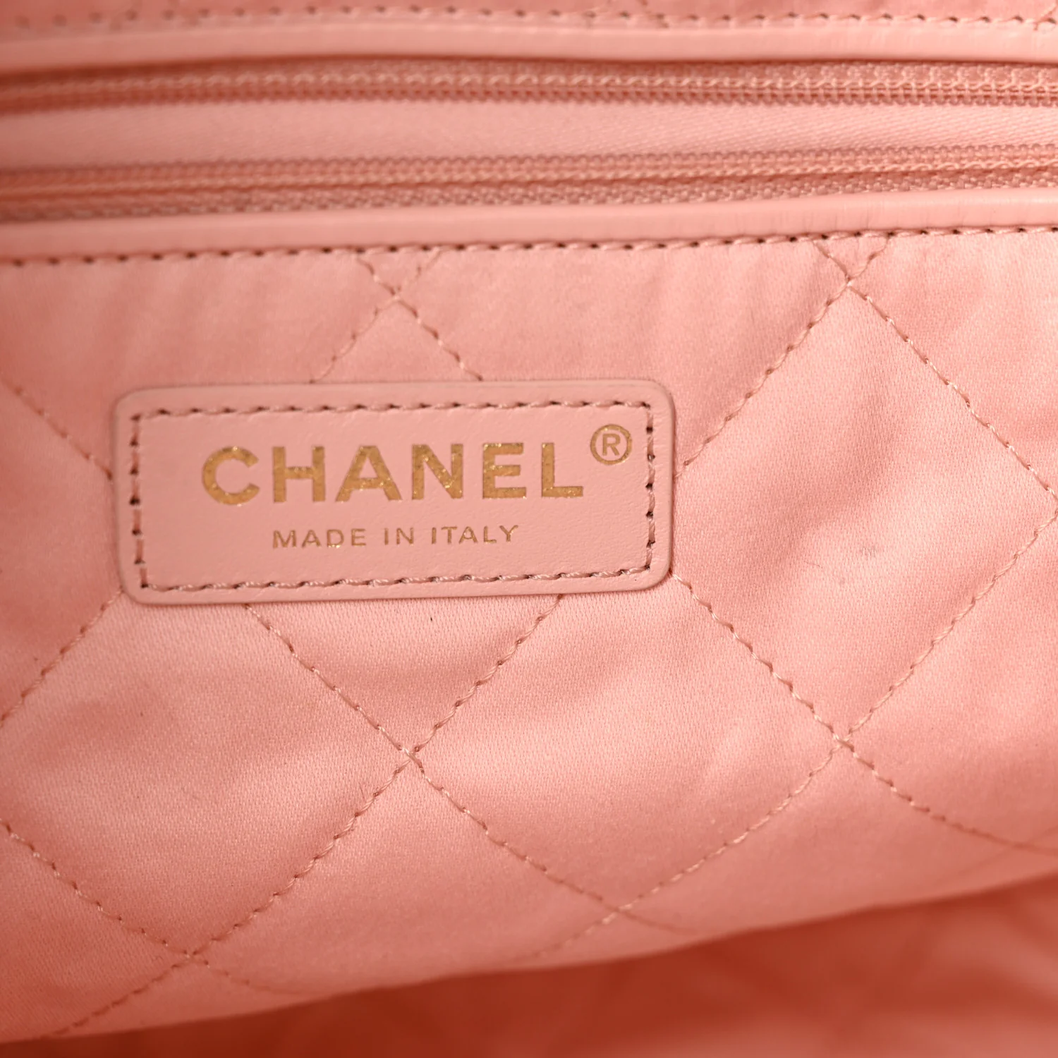Shiny Calfskin Quilted Small Chanel 22 Light Pink - Top Club