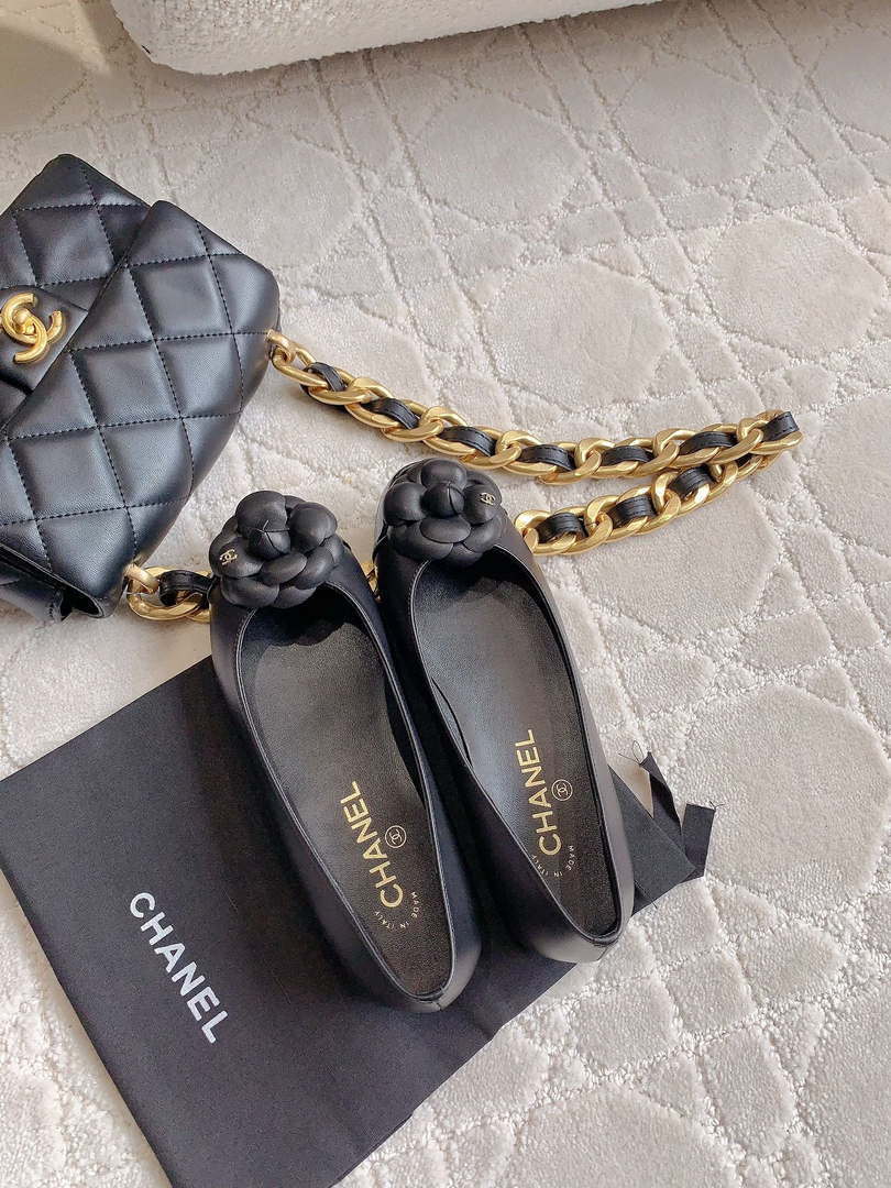 Chanel Women's G31318 Camellia shoes Lambskin  CC91008 - Sneaker Replica Workshop