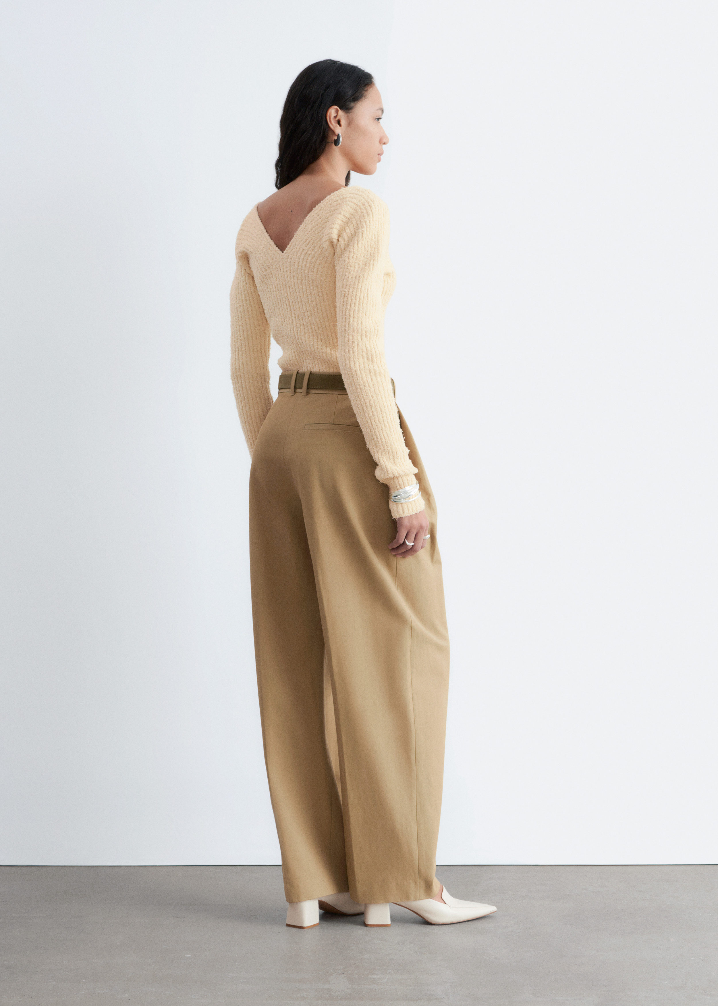 & Other Stories RIB-KNIT V-NECK TOP