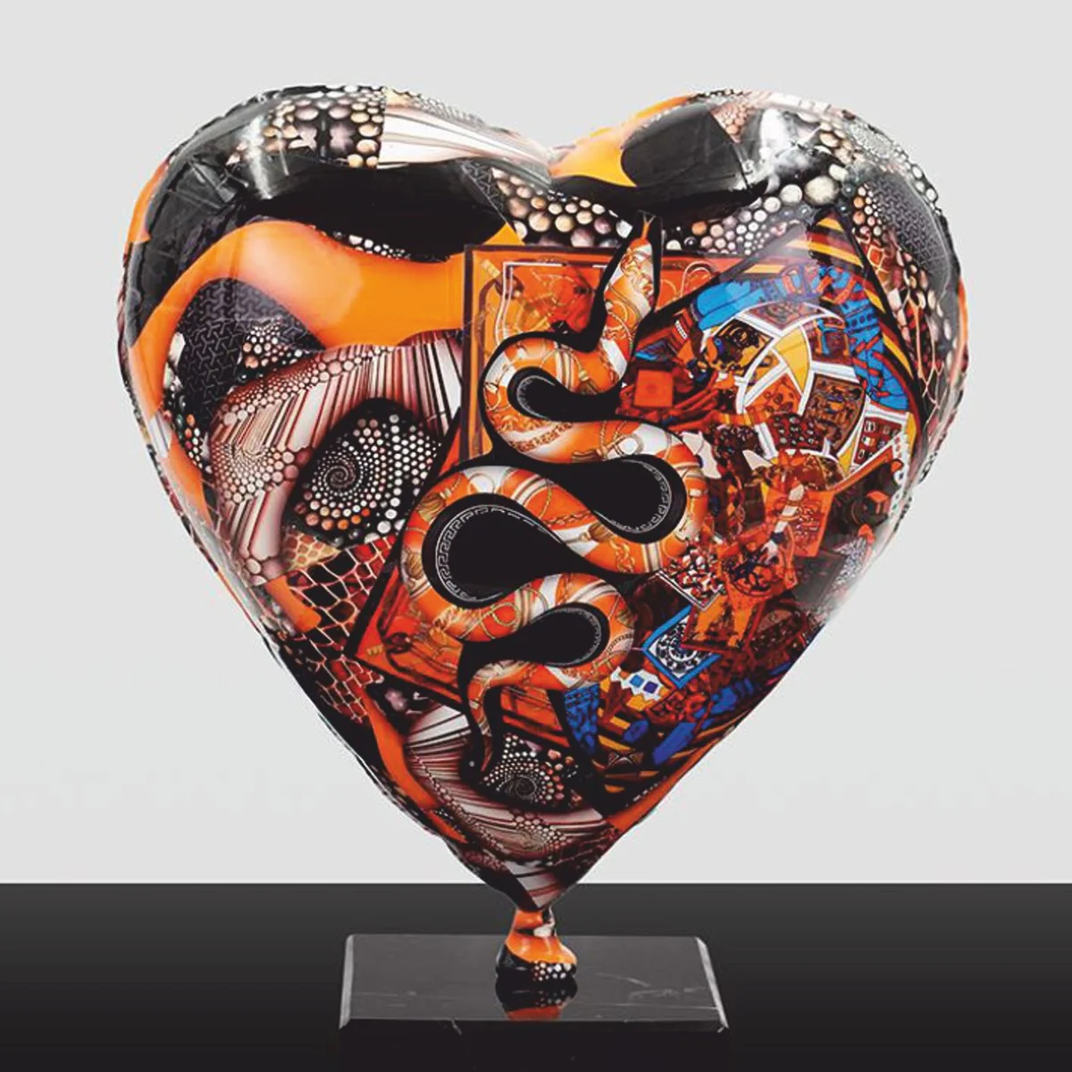 Decorative balloon in the shape of a heart, colorful H. 30 cm - desk decoration