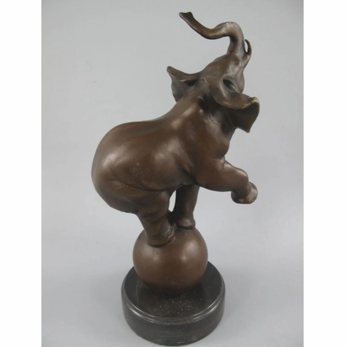 Bronze decorative sculpture elephant bronze / black H. 33 cm - decorative figure