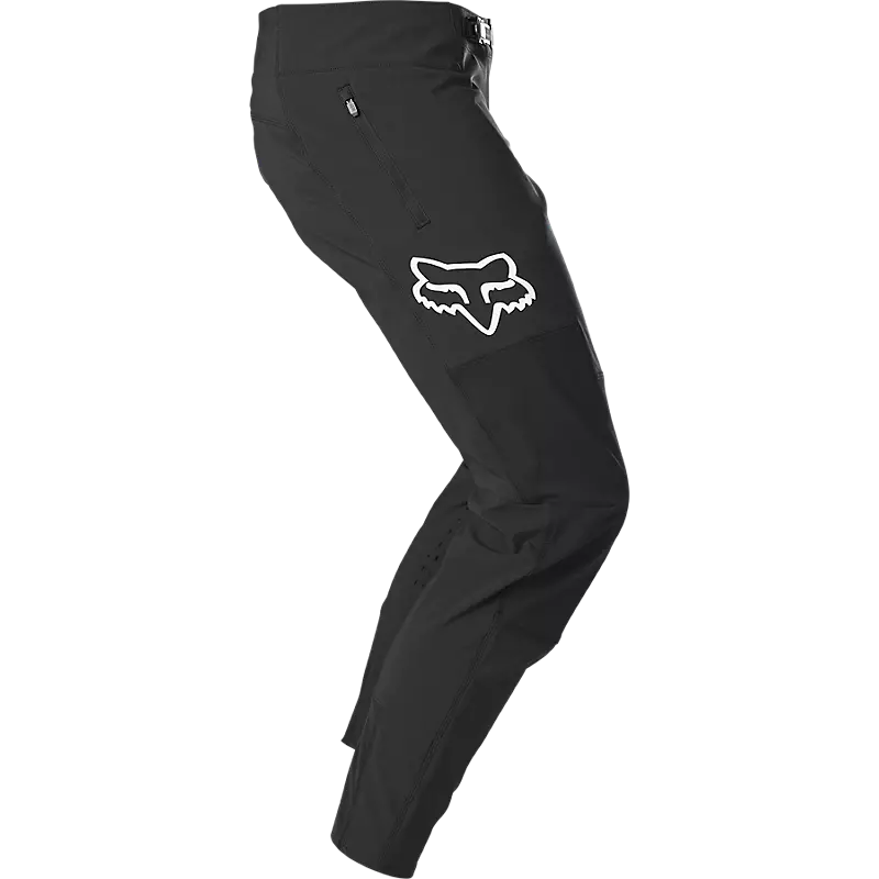 Youth defend pants