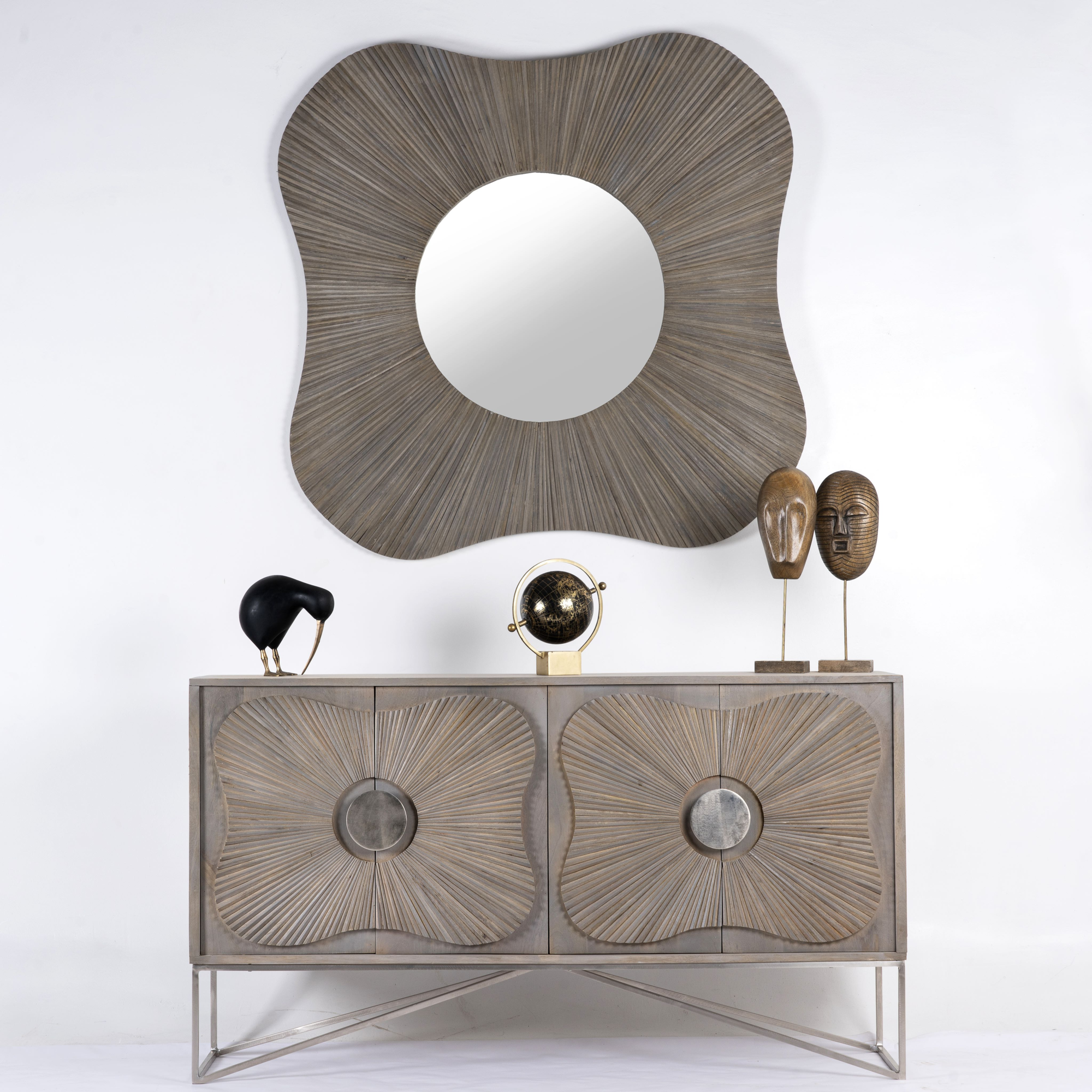 Dressoir Srikantha #1
