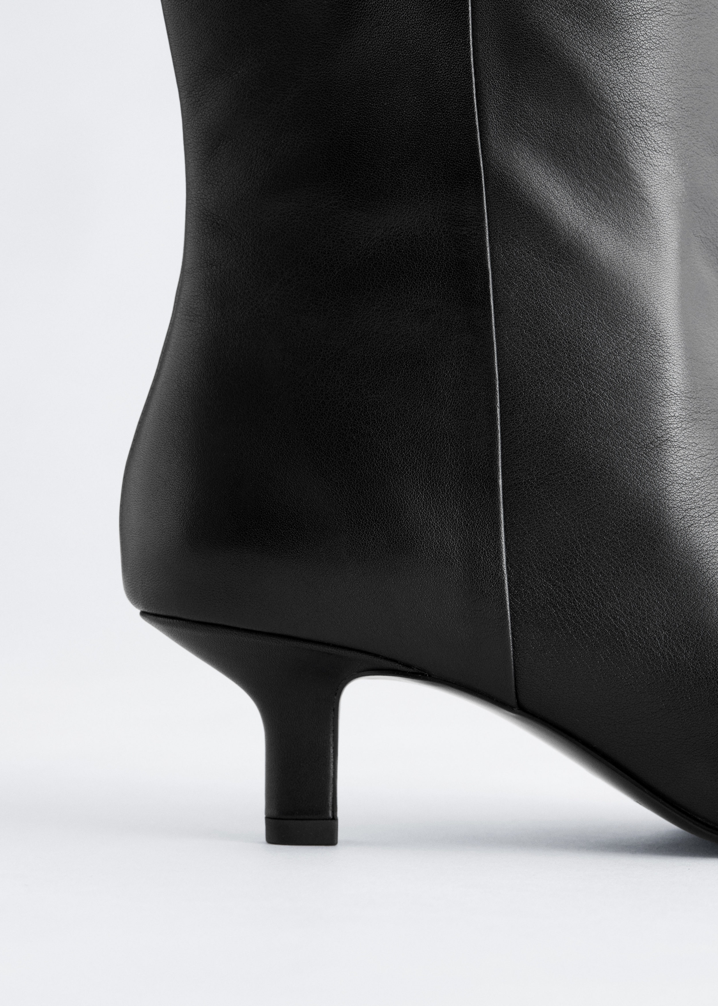& Other Stories KITTEN HEEL LEATHER KNEE BOOTS