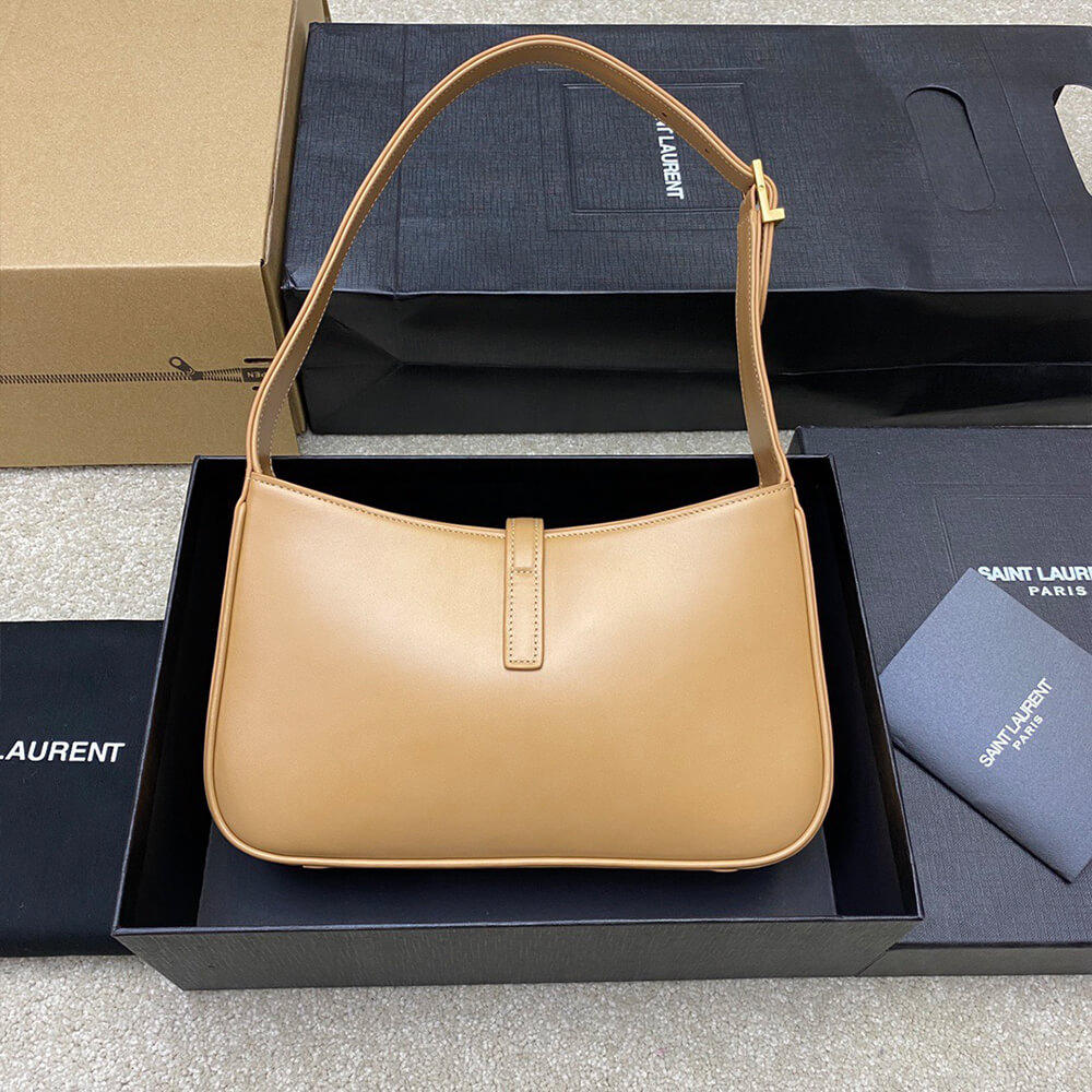 YSL LE 5 A 7 HOBO BAG IN SMOOTH LEATHER - Top Club