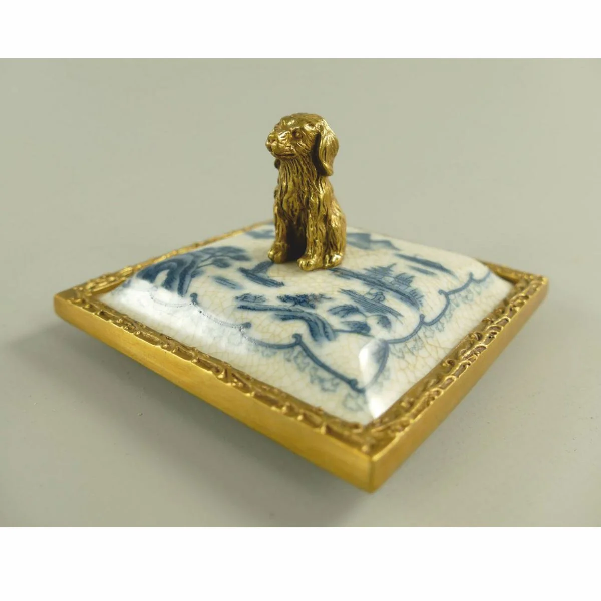 Baroque porcelain sugar bowl with lid cream / blue / brass 10 x 10 x H. 13 cm