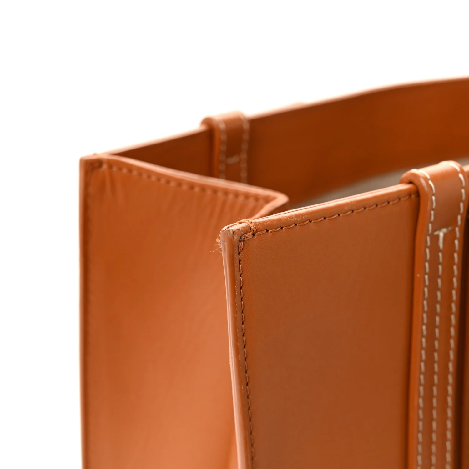 Calfskin Medium Woody Tote Caramel - Top Club