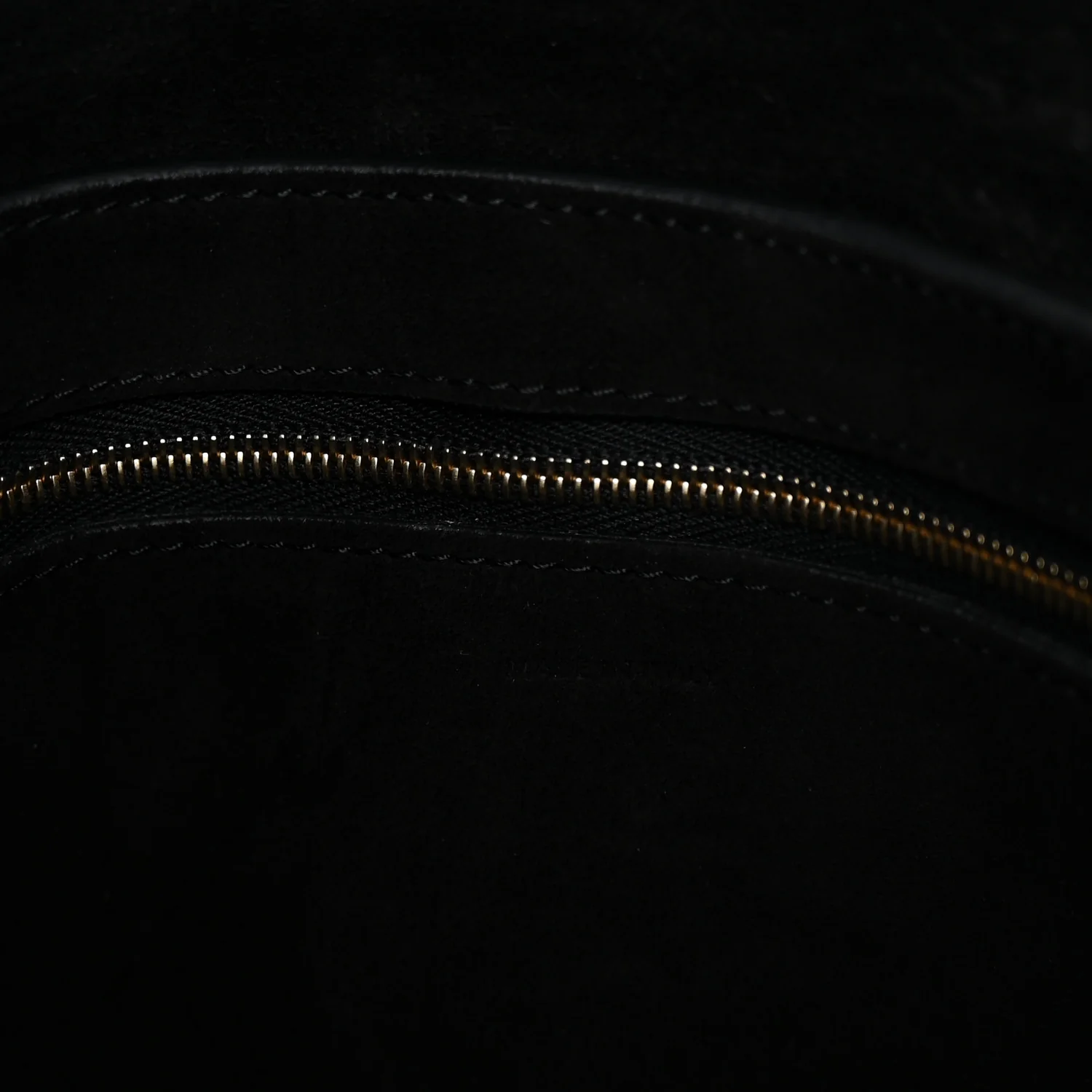 Soft Grained Calfskin Sangle Bucket Bag Black - Top Club