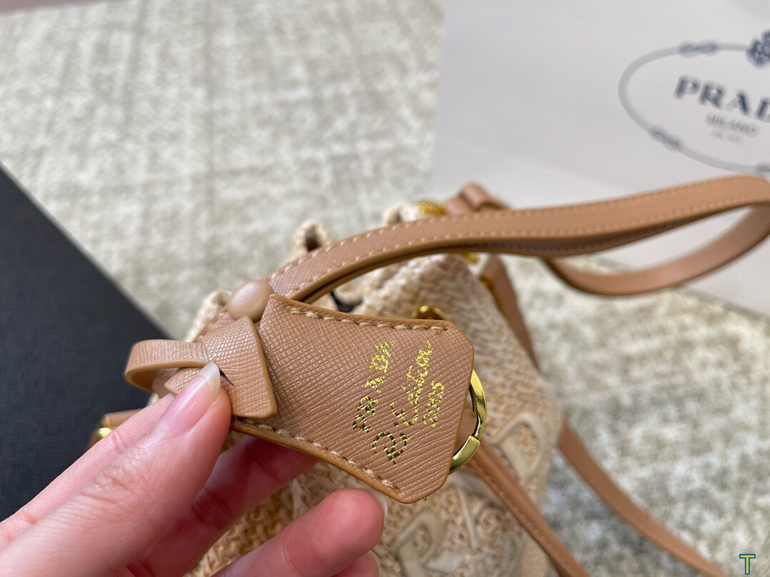 Pra nwe arrival bucket bag size: 18 * 22 cm - Top Club