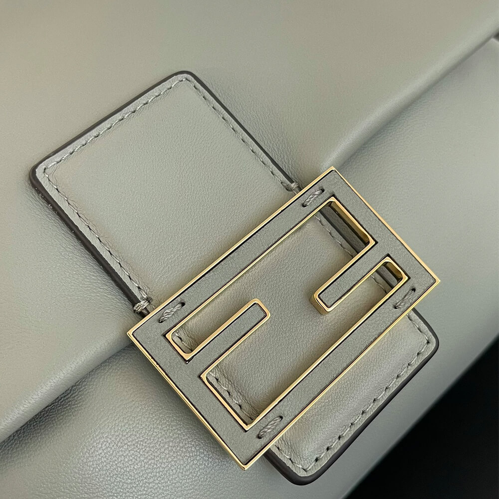 Fendi Mamma Baguette Medium(high-end grade) - Top Club