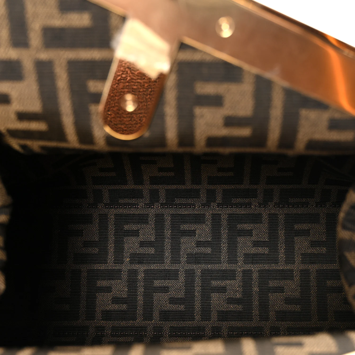 Shiny Nappa Medium Fendi First Caramello - Top Club