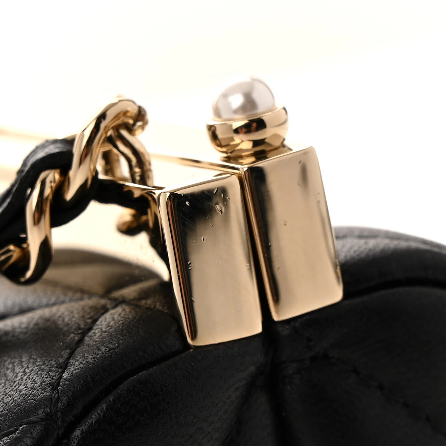 Lambskin Quilted Pearl CC Vanity Case Black - Top Club