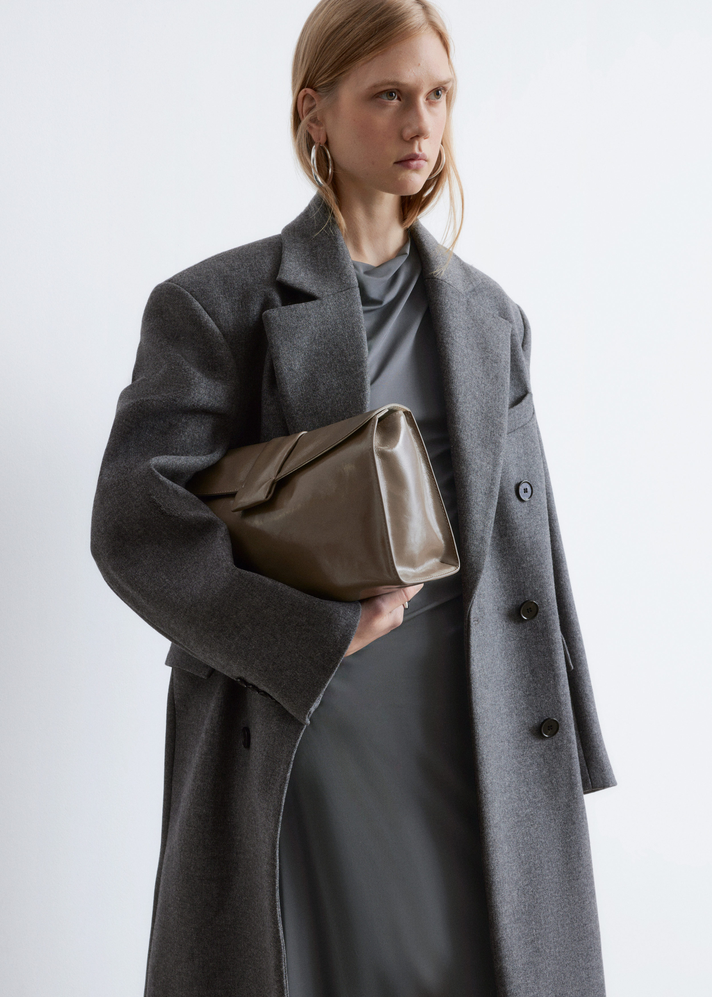 & Other Stories SOFT LEATHER CLUTCH