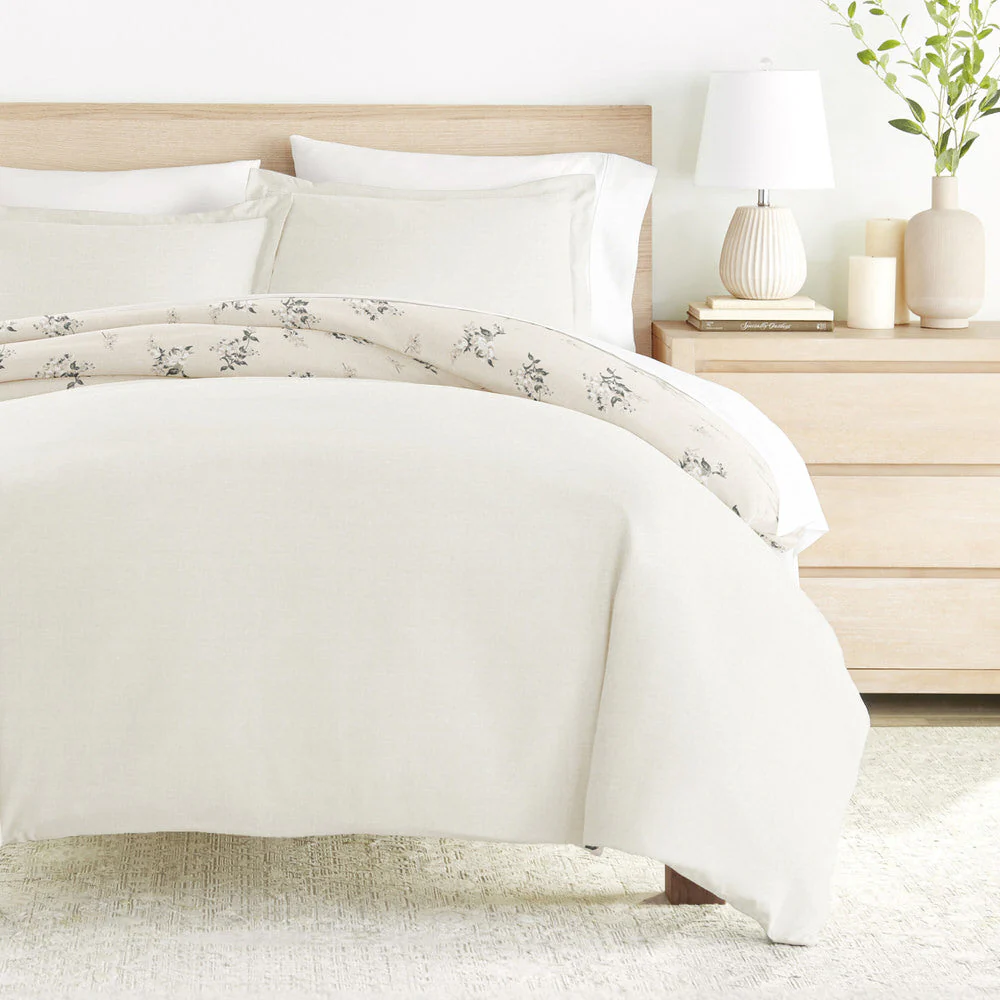 Delicate Floral Pattern 3-Piece Reversible Duvet Cover Set (Sale)