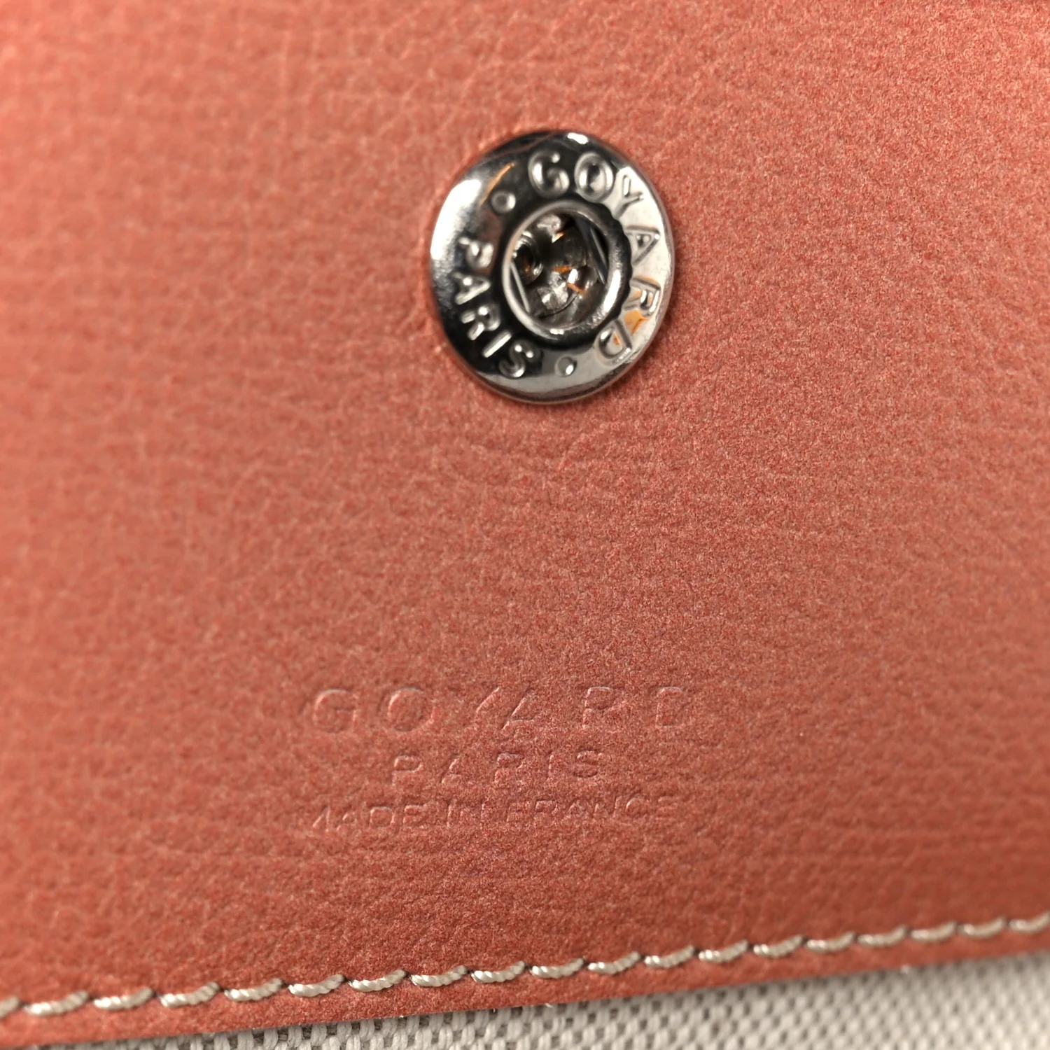 Iridescent Goyardine Saint Louis PM Pearly Coral - Top Club