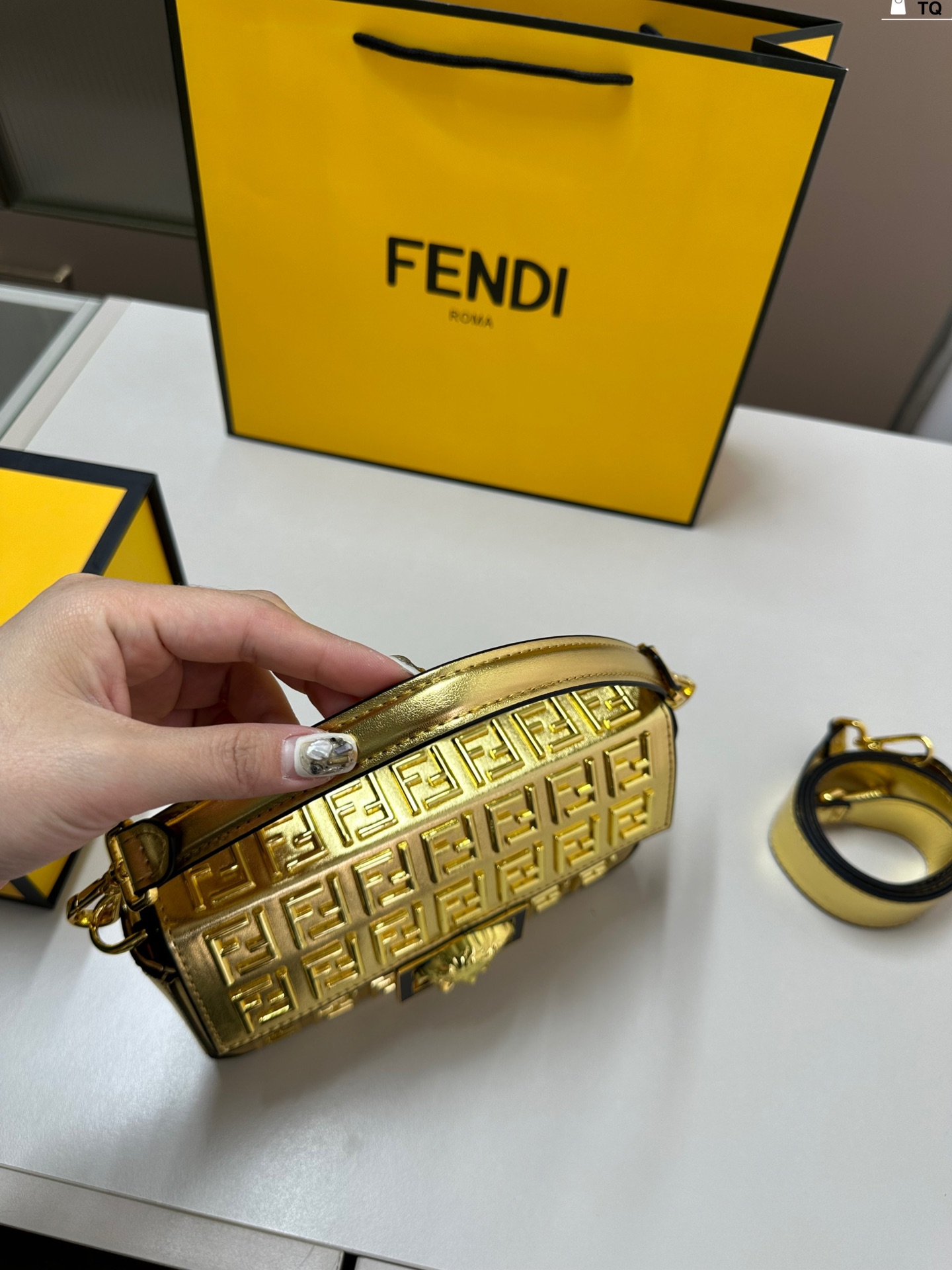 Fen ver new arrival Baguette bag size: 22*12 cm - Top Club