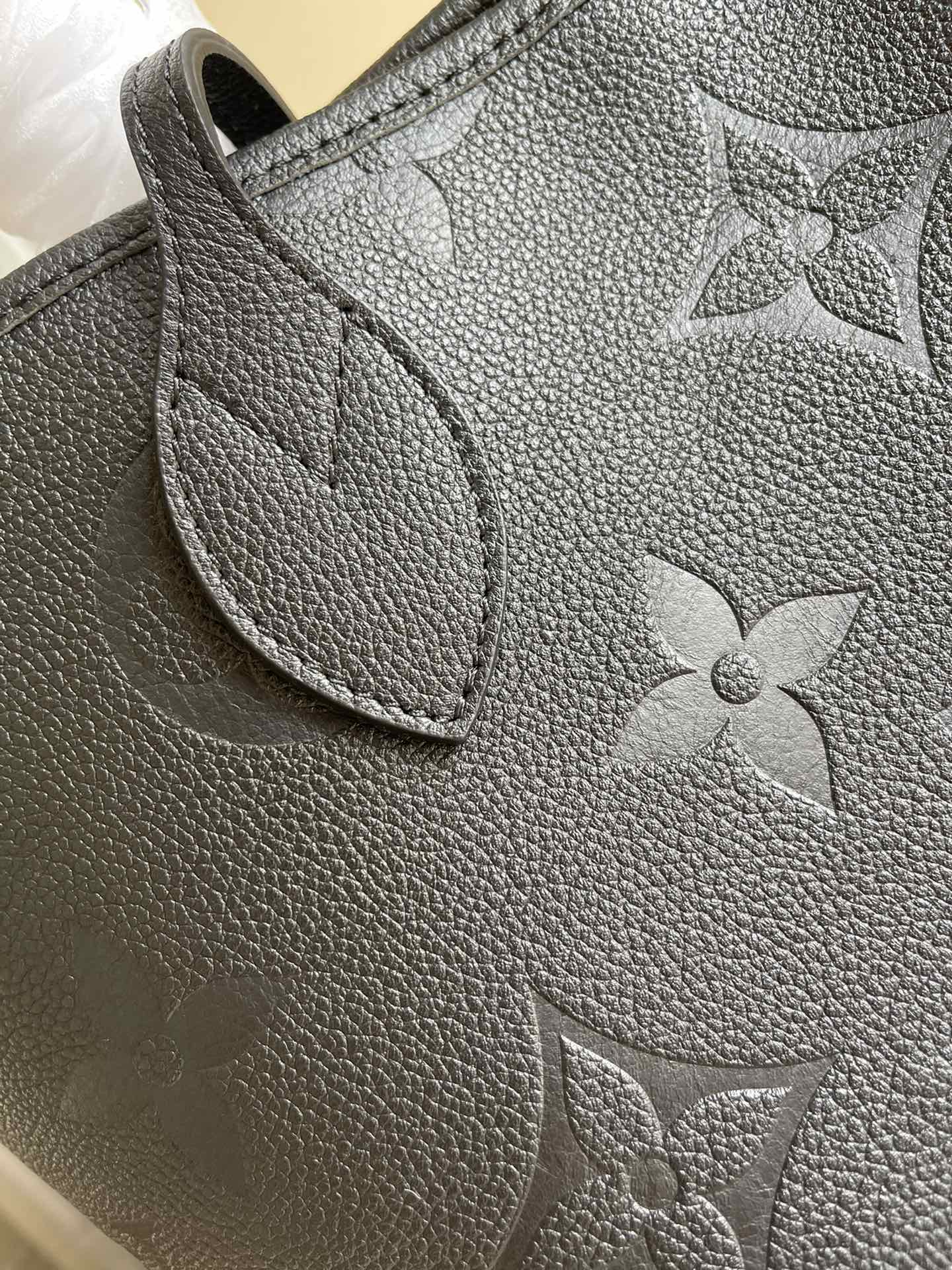 Louis Vuitton Tote Leather Bag - Top Club