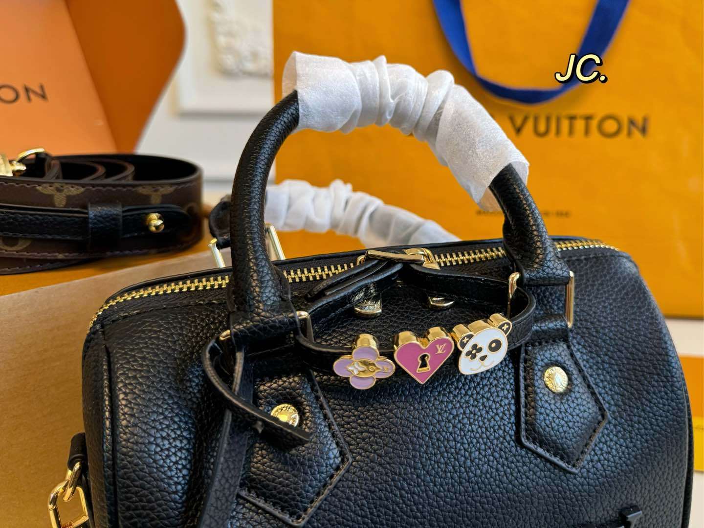 Louis new arrival speedy bag size: 20*15 cm - Top Club