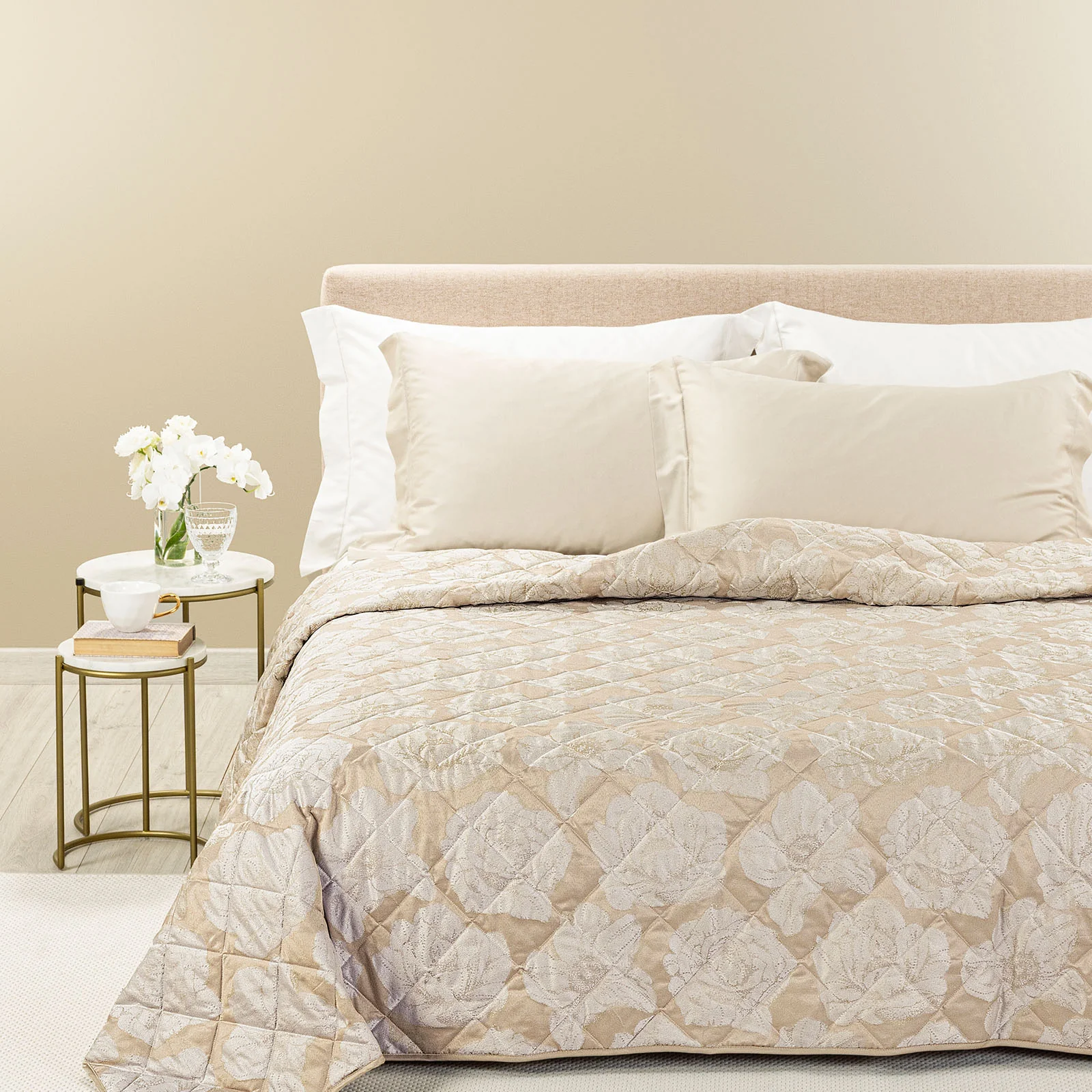 Copriletto Trapuntato In Raso Jacquard Flory Matrimoniale Naturale Dreaming