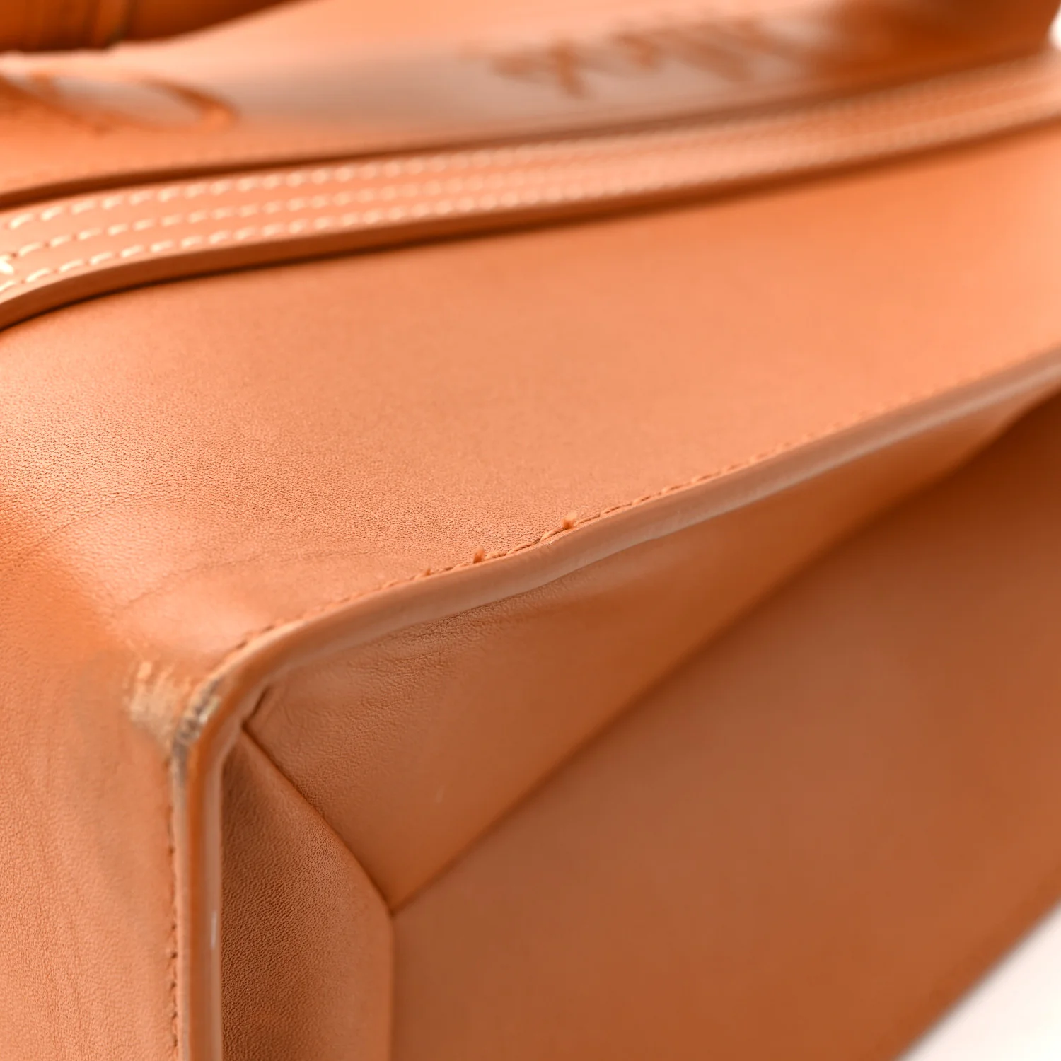 Calfskin Medium Woody Tote Caramel - Top Club