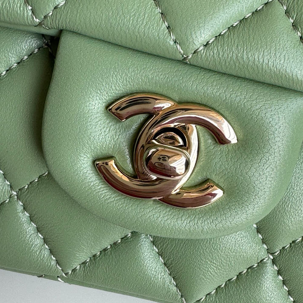 CHANEL Mini Classic Handbag With Top Handle - Top Club