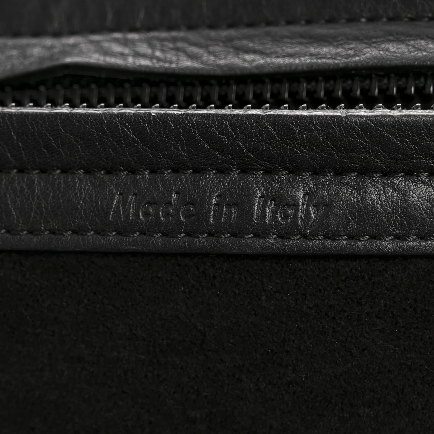 Grained Calfskin Medium Phantom Luggage Black - Top Club