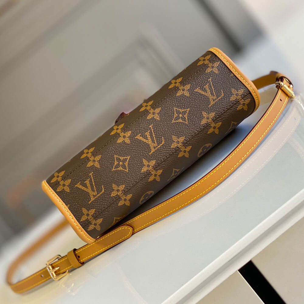 LV IVY Shoulder Bag - Top Club