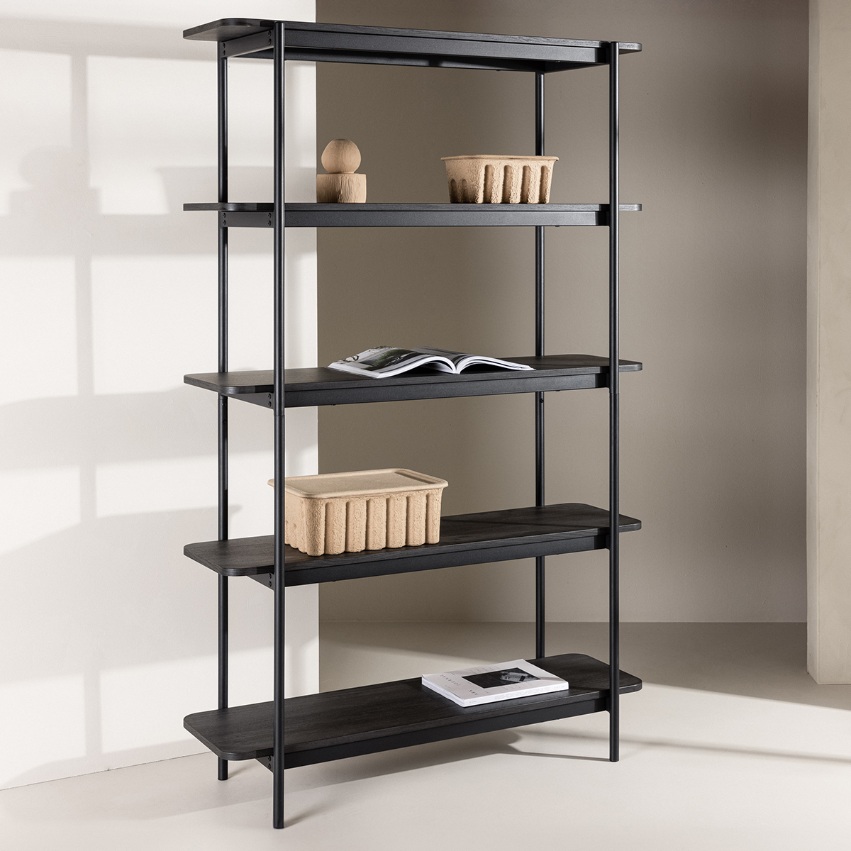 Houten boekenkast Werner Zwart