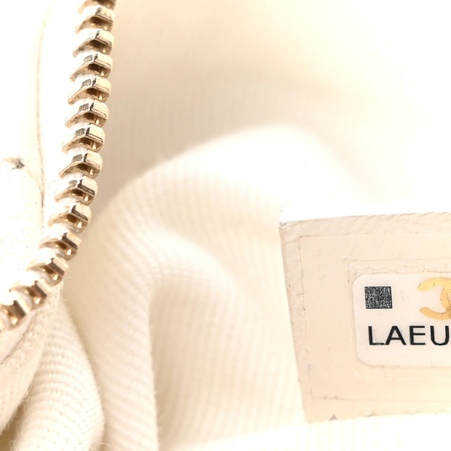 Lambskin Quilted Chain Around Pouch Hobo White - Top Club