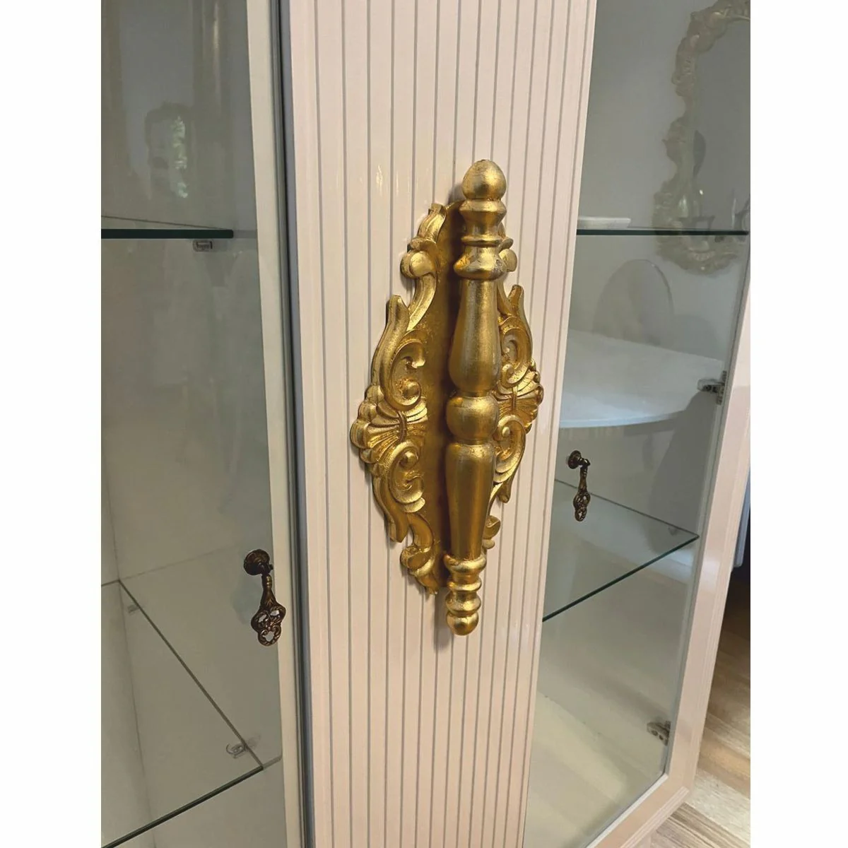 Luxury baroque showcase white / gold 125 x 49 x H. 169 cm - exhibition piece